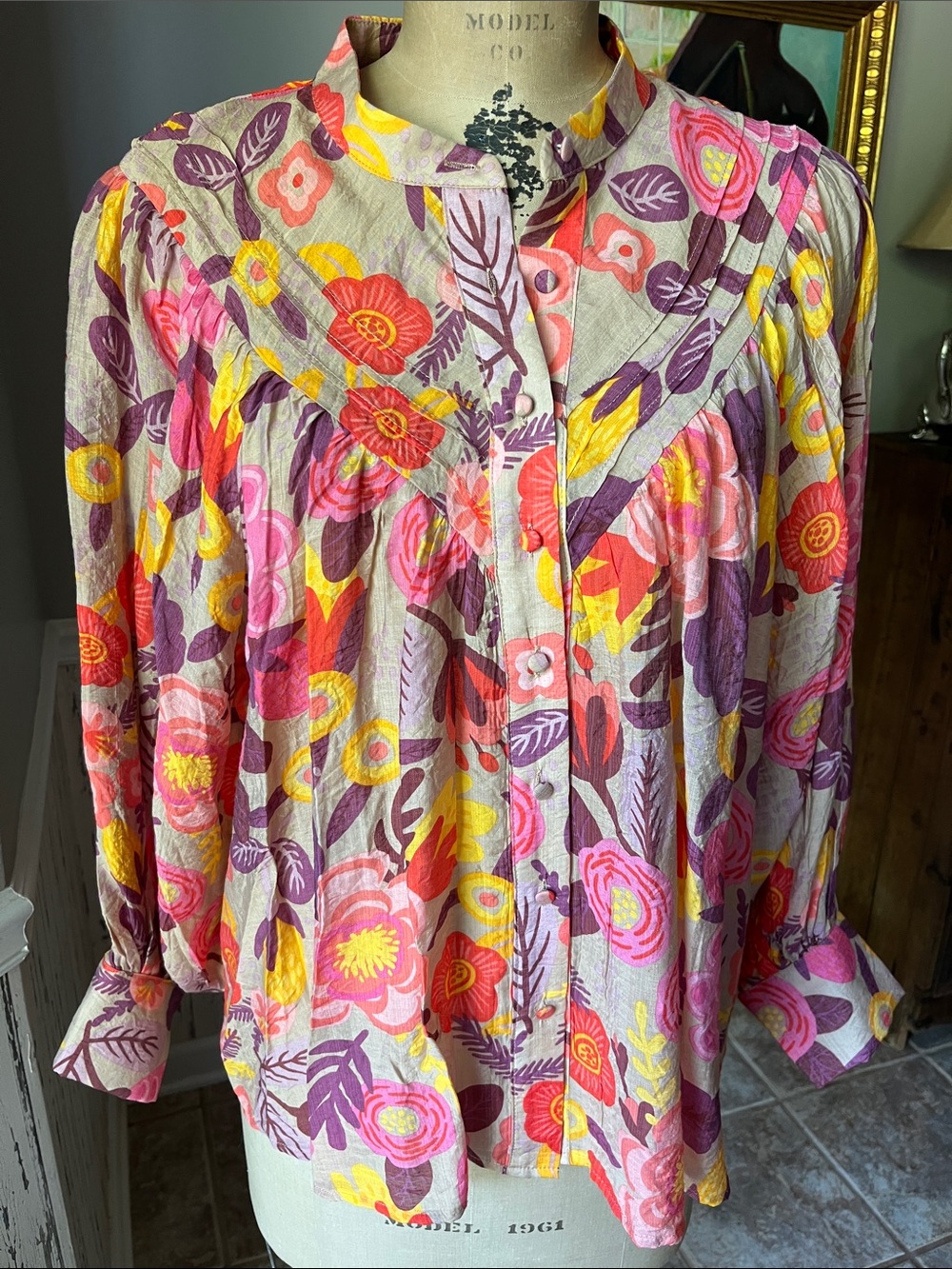 Eesome Floral Button-Front Blouse in Pink, Yellow & Purple sz Md